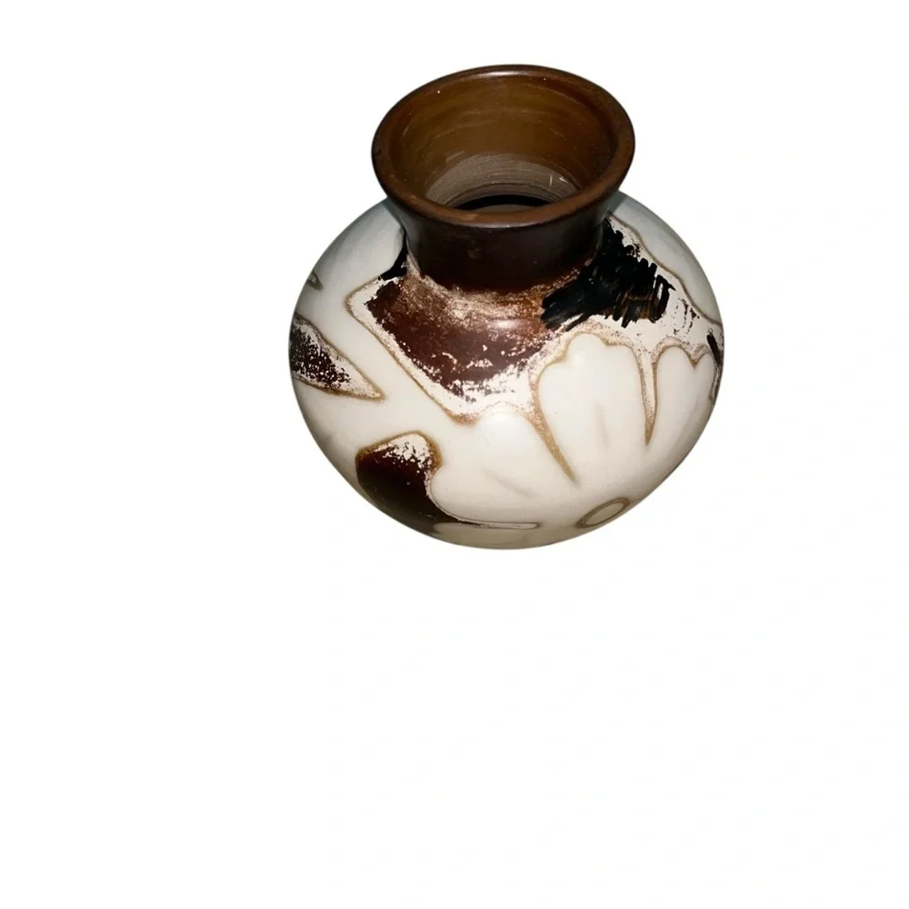 Vintage Chulucanas Peru Pottery Vase – Handcrafted Burnished Ceramic